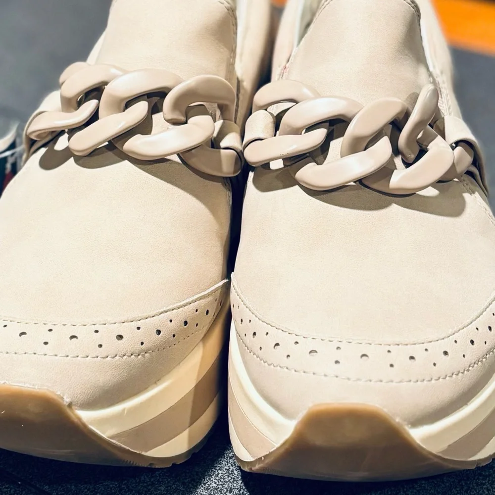 Dolce Vita Chunky Platform Loafers – Cream / Beige – Size 10 – NWOT